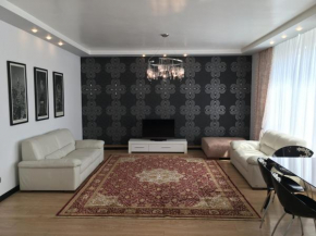 Nurly Tau 3-bedroom with Views
